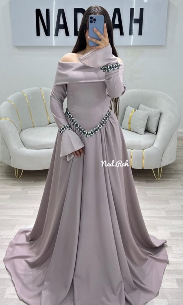 Alternative view of ROBE MONICA