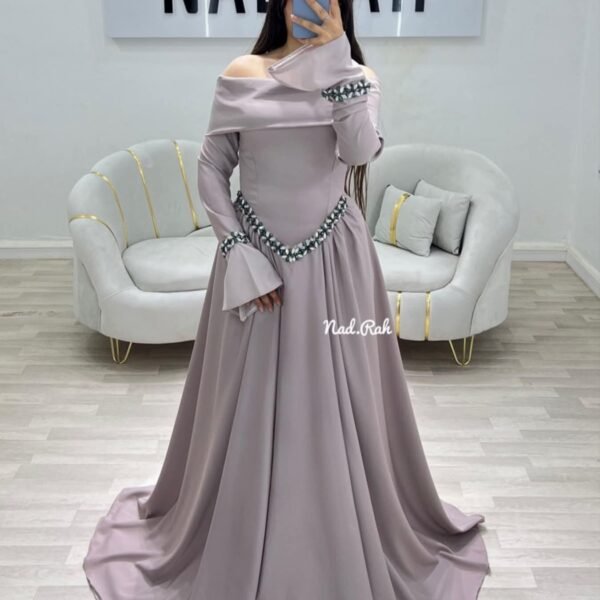 Alternative view of ROBE MONICA