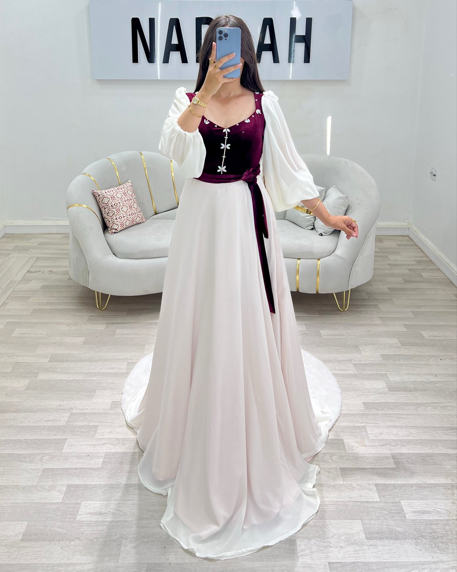 ROBE NARINE
