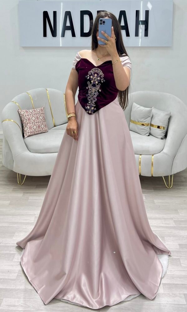 ROBE VALENTINE